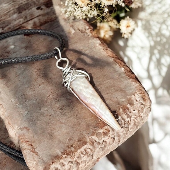 5 For $25💫Nautical Spear Sea Shell Pendant Necklace - Picture 3 of 6